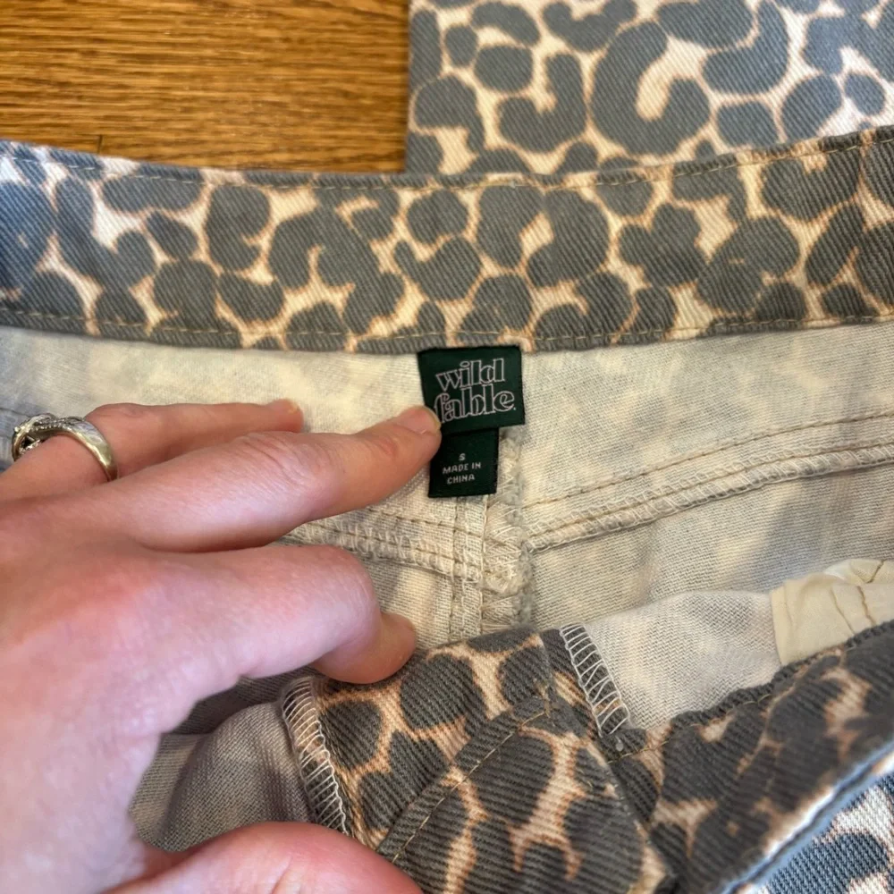 Women's Mid-Rise 90's Relaxed‎ Straight Pants Wild Fable
Brown Leopard Small - Picture 5 of 6